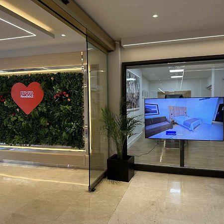 Estudio Pyr Privado Frente Al Puerto De Fuengirola Kültér fotó