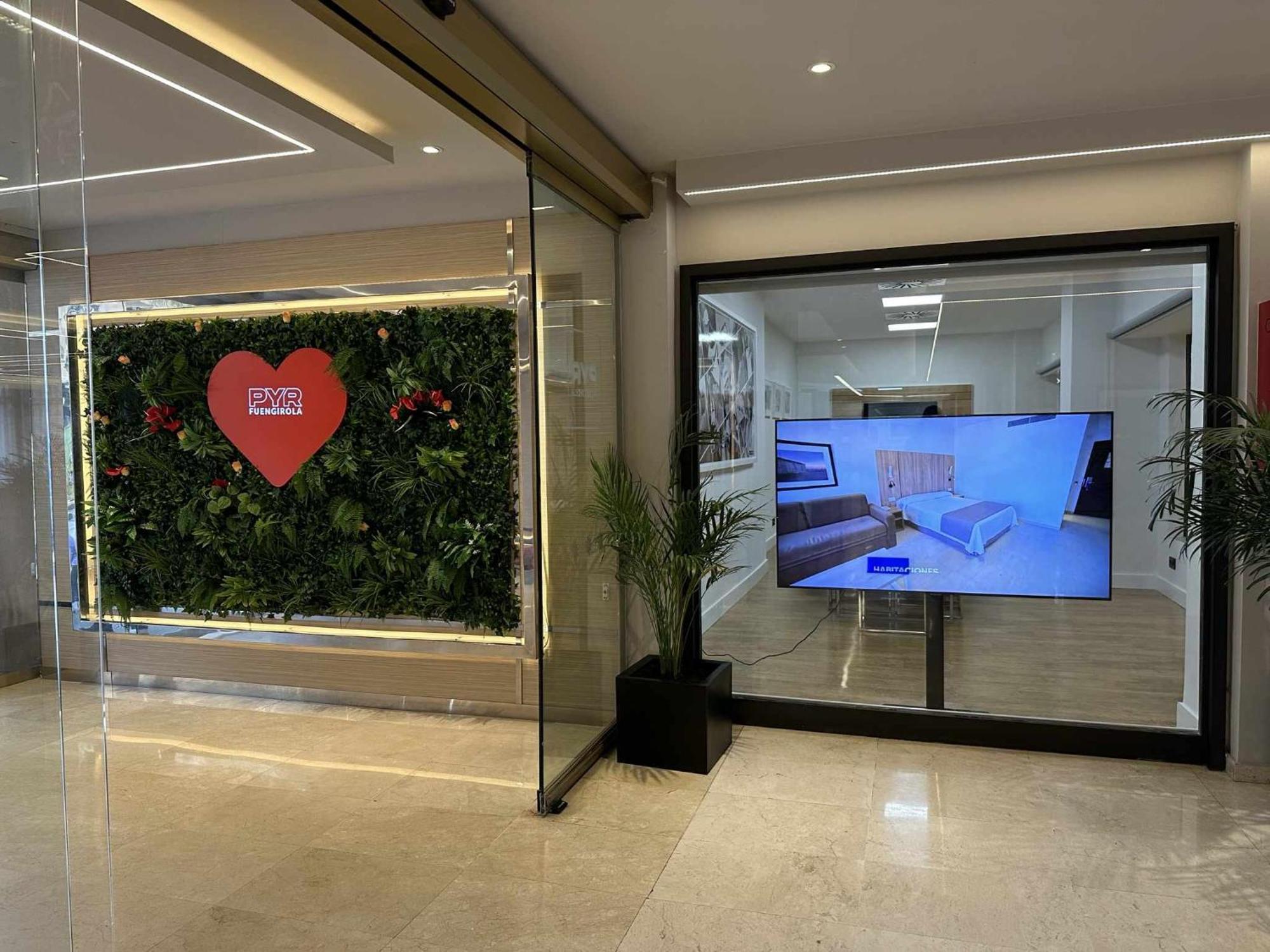 Estudio Pyr Privado Frente Al Puerto De Fuengirola Kültér fotó
